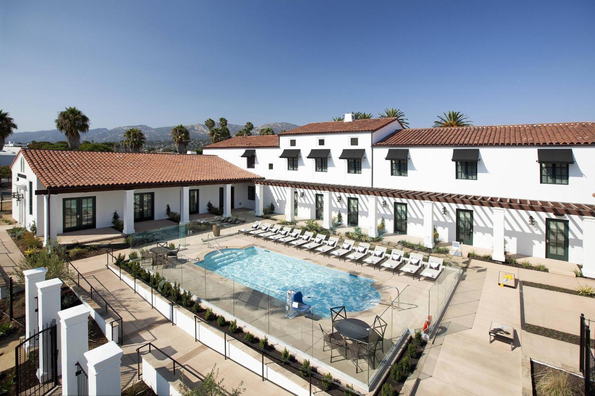 Moxy Santa Barbara Hotel Exterior photo