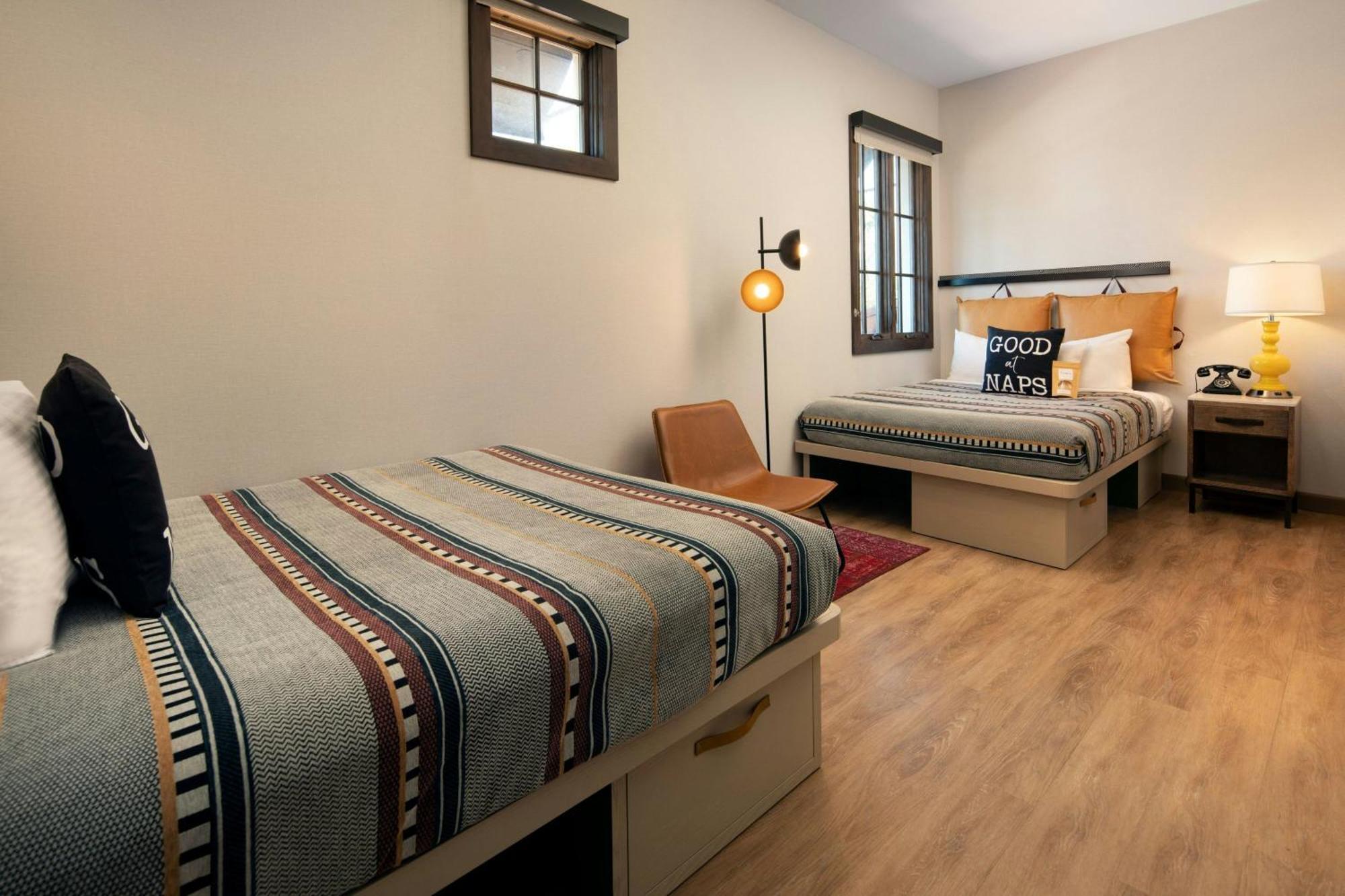 Moxy Santa Barbara Hotel Exterior photo