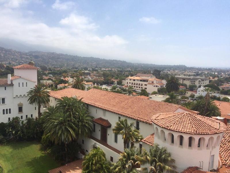 Moxy Santa Barbara Hotel Exterior photo